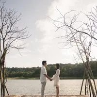 Jessica Jane Dilamar Kekasih di Danau. [@jessicajane99]