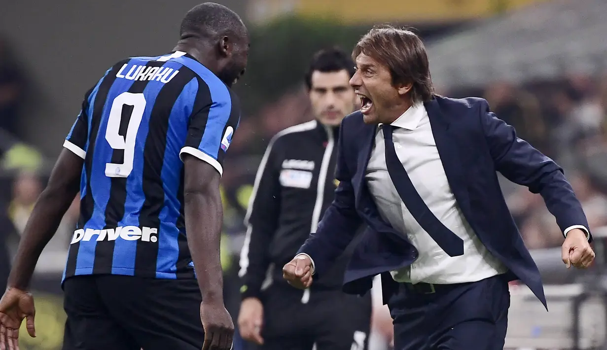 Pada musim perdananya, Antonio Conte membawa Inter Milan ke final Liga Europa. Tidak hanya itu, Nerazzurri juga hampir memenangkan scudetto. Conte sejatinya sempat berpikir meninggalkan Inter karena tidak sejalan dengan pemilik Klub. (Foto: AFP/Marco Bertorello)