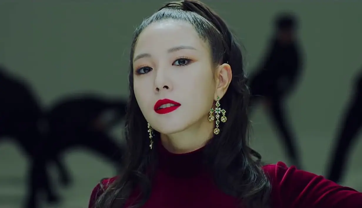 Sejak kecil, BoA sudah menguasai beberapa bahasa. Pada umur 11 tahun, ia sudah mempelajari beberapa bahasa. Kini ia bisa berbahasa Korea, Cina, Inggris, dan Jepang. (Foto: soompi.com)