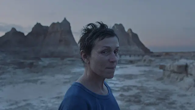 Frances McDormand dalam Nomadland. (Foto: Searchlight Pictures/ IMDb)