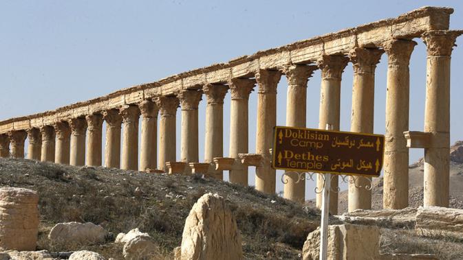 Pemandangan reruntuhan kota kuno Palmyra di Provinsi Homs, Suriah, 7 Februari 2021. Selain Palmyra dan Aleppo, kota kuno Damaskus dan Bosra juga mengalami kerusakan. (LOUAI BESHARA/AFP)