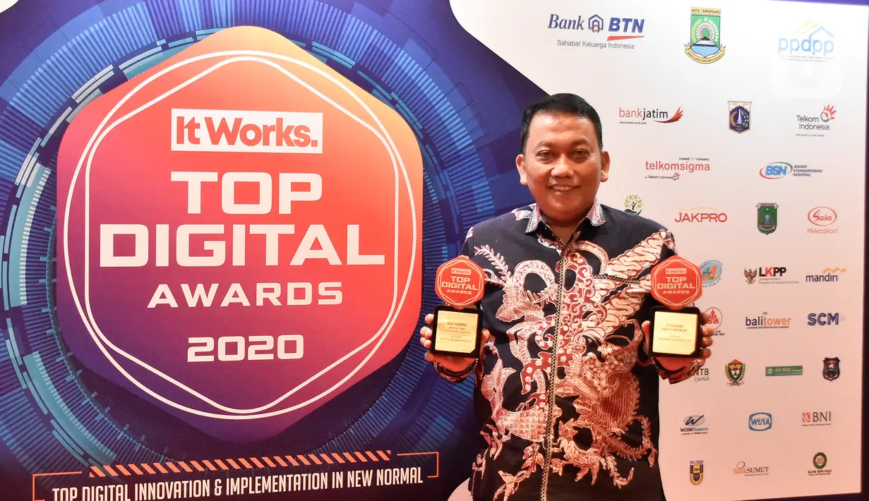 Selain mendapatkan penghargaan dari TOP Digital Awards 2020, Askrindo juga meraih Gold Award The Best Indonesia Operational Excellence Award dari Majalah Economic Review. (Liputan6.com/Pool/Askrindo)