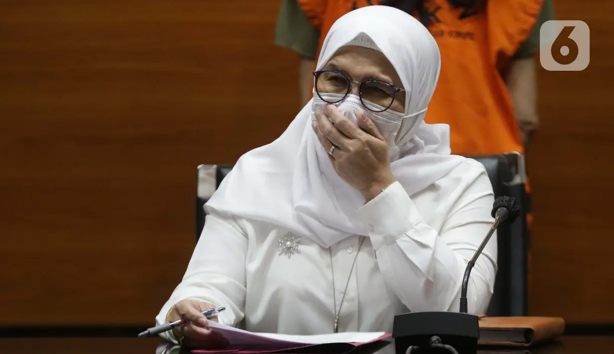 Wakil Ketua KPK. Lili Pintauli Siregar saat rilis penahanan Anja Runtuwene tersangka dugaan korupsi pengadaan tanah program pembangunan rumah DP Rp 0,- di Munjul Pondok Ranggon, Gedung KPK, Jakarta, Rabu (2/6/2021). (Liputan6.com/Helmi Fithriansyah)
