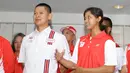 Ika Yuliana Rochmawati, atlet panahan Indonesia saat memberikan sambutan pada acara pelepasan atlet Olimpiade Rio 2016 di Kantor KOI, Jakarta, Rabu (27/7/2016). (Bola.com/Nicklas Hanoatubun)
