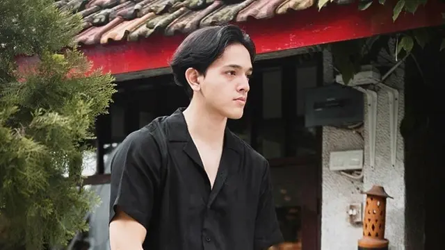 6 Potret Tampannya Muhammad Faishal, Adik Sheila Dara Aisha yang Jadi Wakil CEO