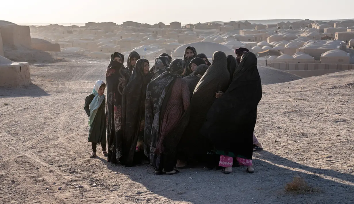 Gempa terjadi di tengah berbagai kerusakan parah yang masih terjadi akibat serangkaian lindu yang mengguncang Afghanistan. (AP Photo/Ebrahim Noroozi)