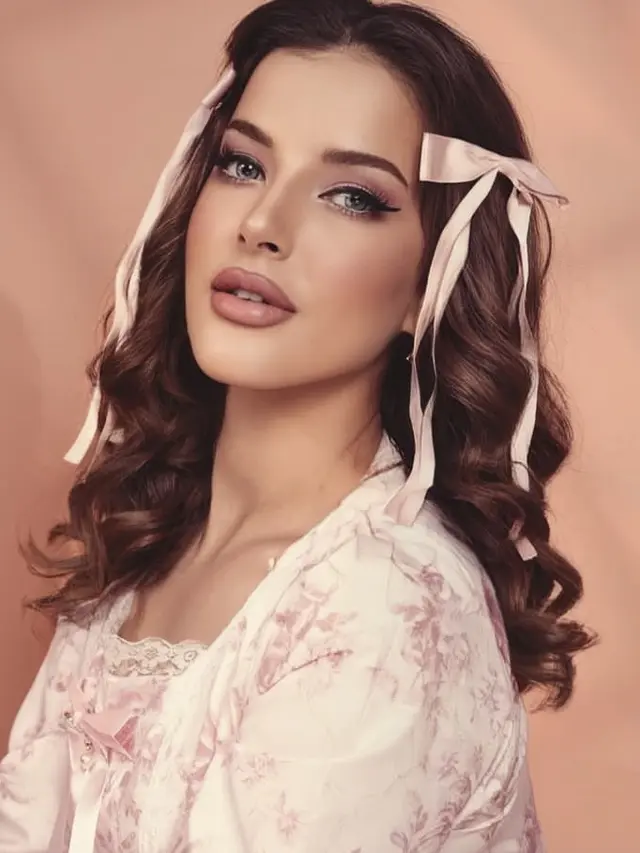 Dari Garang ke Dreamy, Tasya Farasya Tampilkan Sisi Soft Girl dengan Sentuhan Coquette yang Romantis