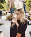 High value woman cenderung rendah hati dan memiliki empati yang tinggi. (Foto: Unsplash/Caleb George)