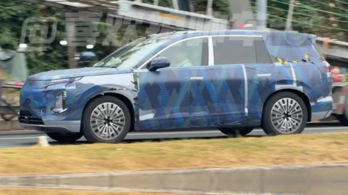 BYD Dynasty-D dengan Teknologi Rear-Wheel Steering Mulai Uji Jalan