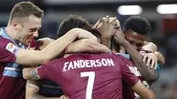 Pemain Lazio rayakan gol oleh Antonio Candreva (CARLO HERMANN / AFP)