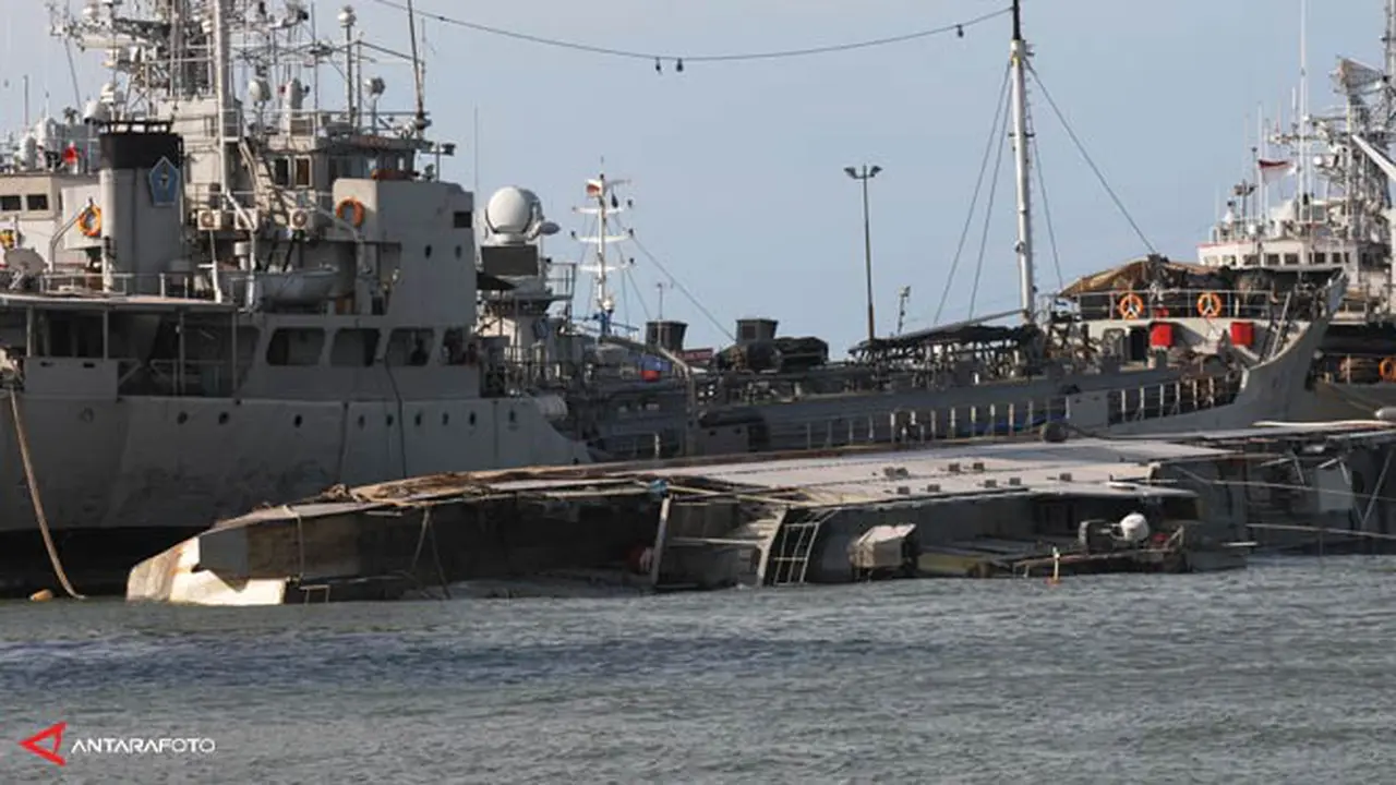 kapal-tenggelam-131120d.jpg