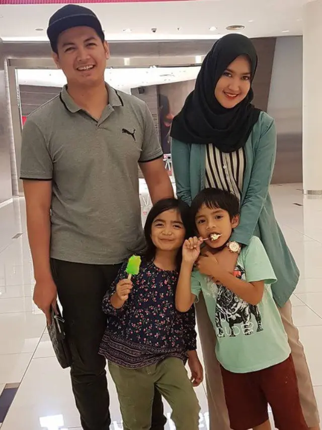 [Bintang] Tommy Kurniawan dan Lisya Nurrahmi