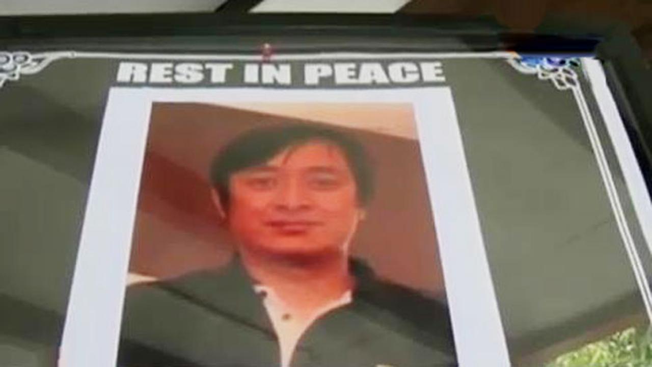 VIDEO: Polisi Olah TKP Lomba Makan Ayam Berujung Maut