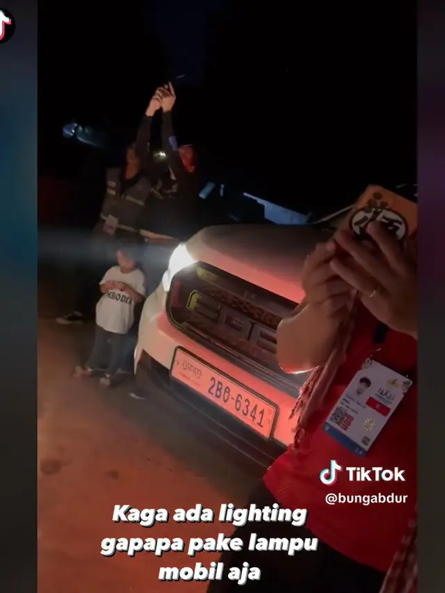 penerangan podium SEA Games 2023 hanya melalui lampu mobil