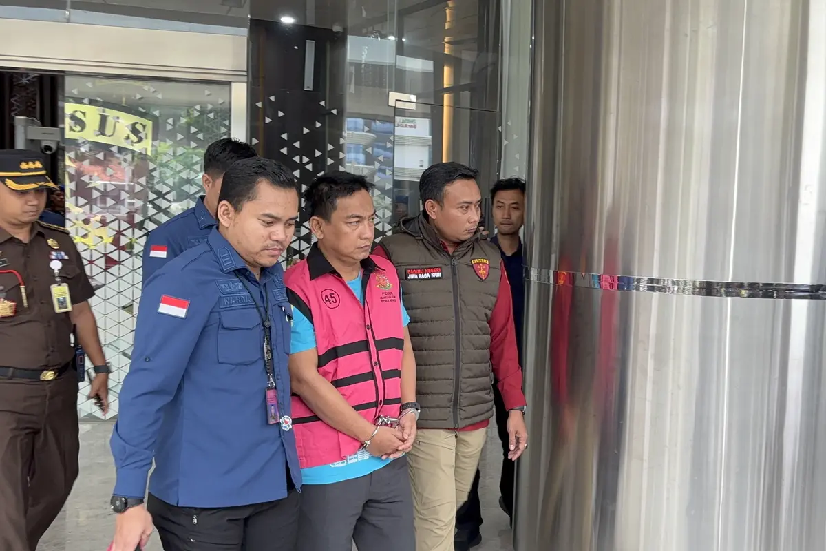 Ketua Ombudsman RI Hery Susanto resmi ditetapkan sebagai tersangka dugaan korupsi tata kelola usaha pertambangan nikel periode 2013–2025. (Liputan6.com/Ady Anugrahadi)