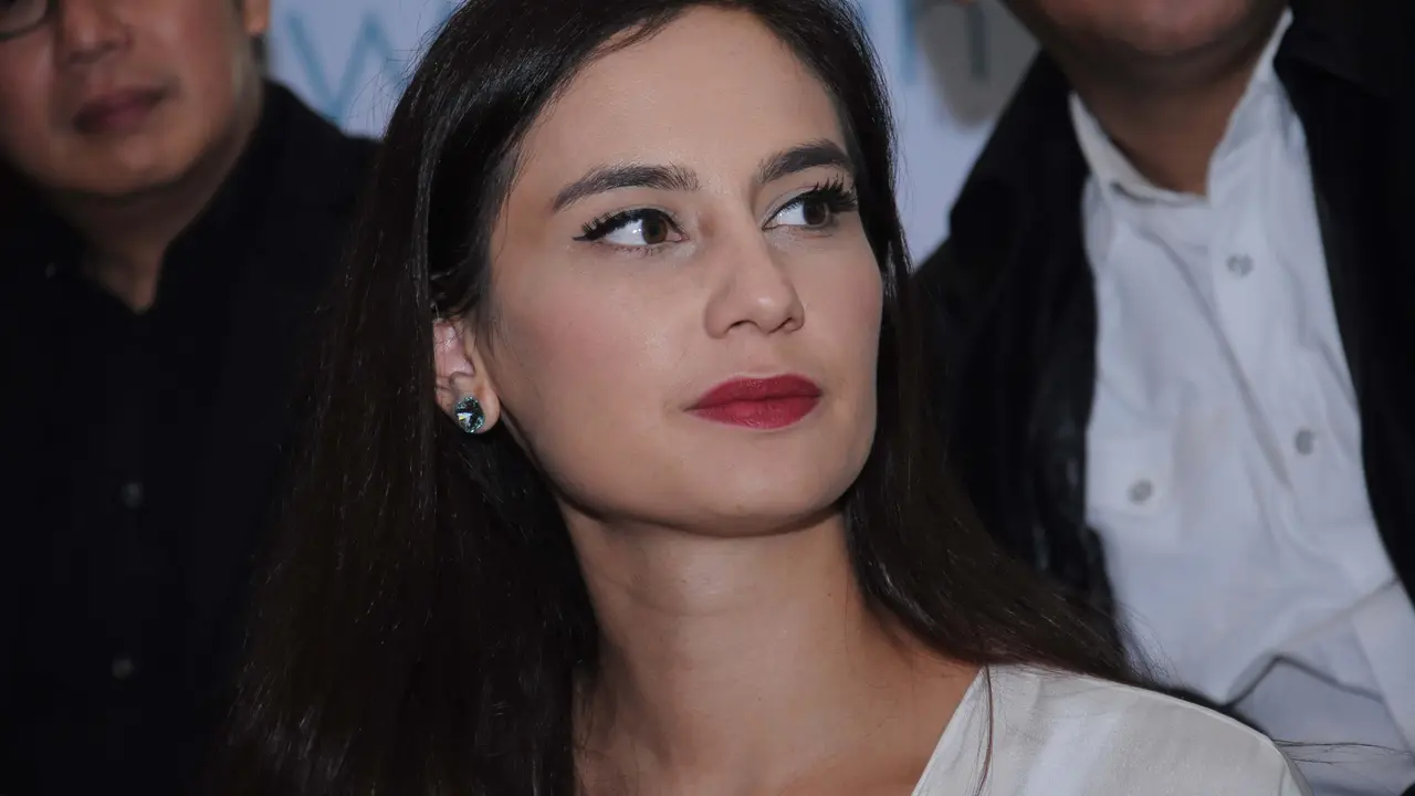Syuting di Jerman, Marissa Nasution Disusuli Ayah
