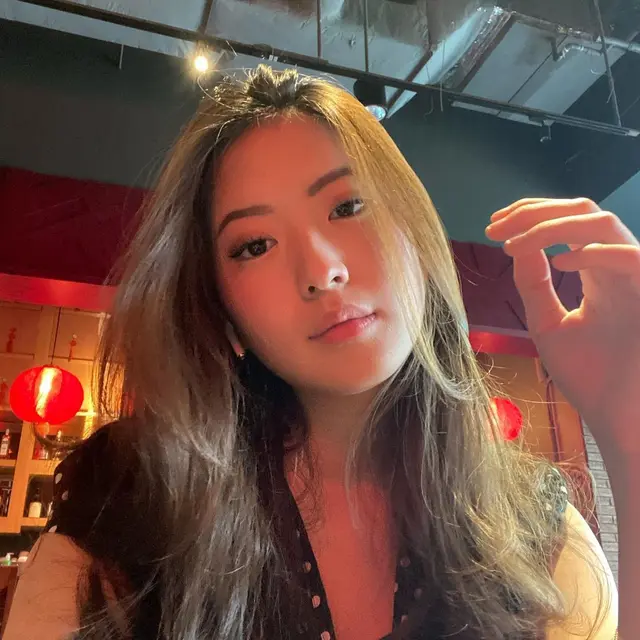 7 Pesona Valerie Pola, Penyanyi yang Ajak Dul Jaelani dalam Video Klipnya