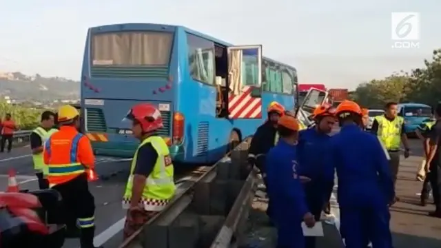 VIDEO: Kecelakaan Bus di Penang, 7 WNI Tewas