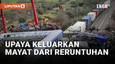 TIM PENCARI MULAI POTONG PANEL LOGAM KERETA UNTUK KELUARKAN MAYAT DARI RERUNTUHAN TABRAKAN