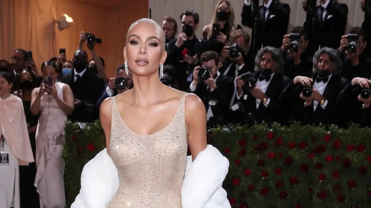 Karl Lagerfield Jadi Tema Met Gala 2023, Intip Nostalgia Fashion Dramatis ala Selebriti dari Tahun ke Tahun