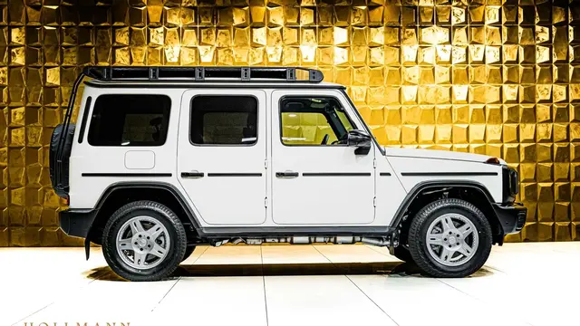 Diproduksi hanya 460 unit, edisi khusus ini dibanderol Rp4,3 miliar, lebih mahal dari AMG G 63, menjadikannya koleksi langka untuk para kolektor (Mercedes-Benz)