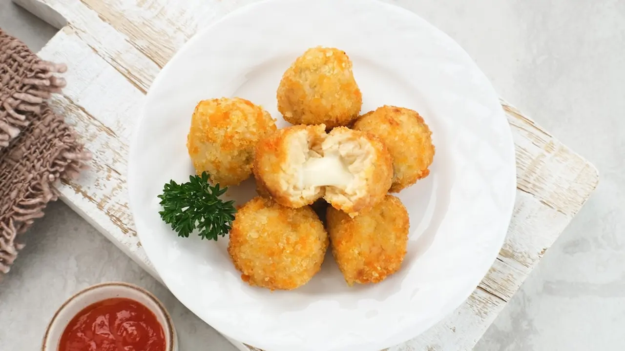 bola kentang goreng