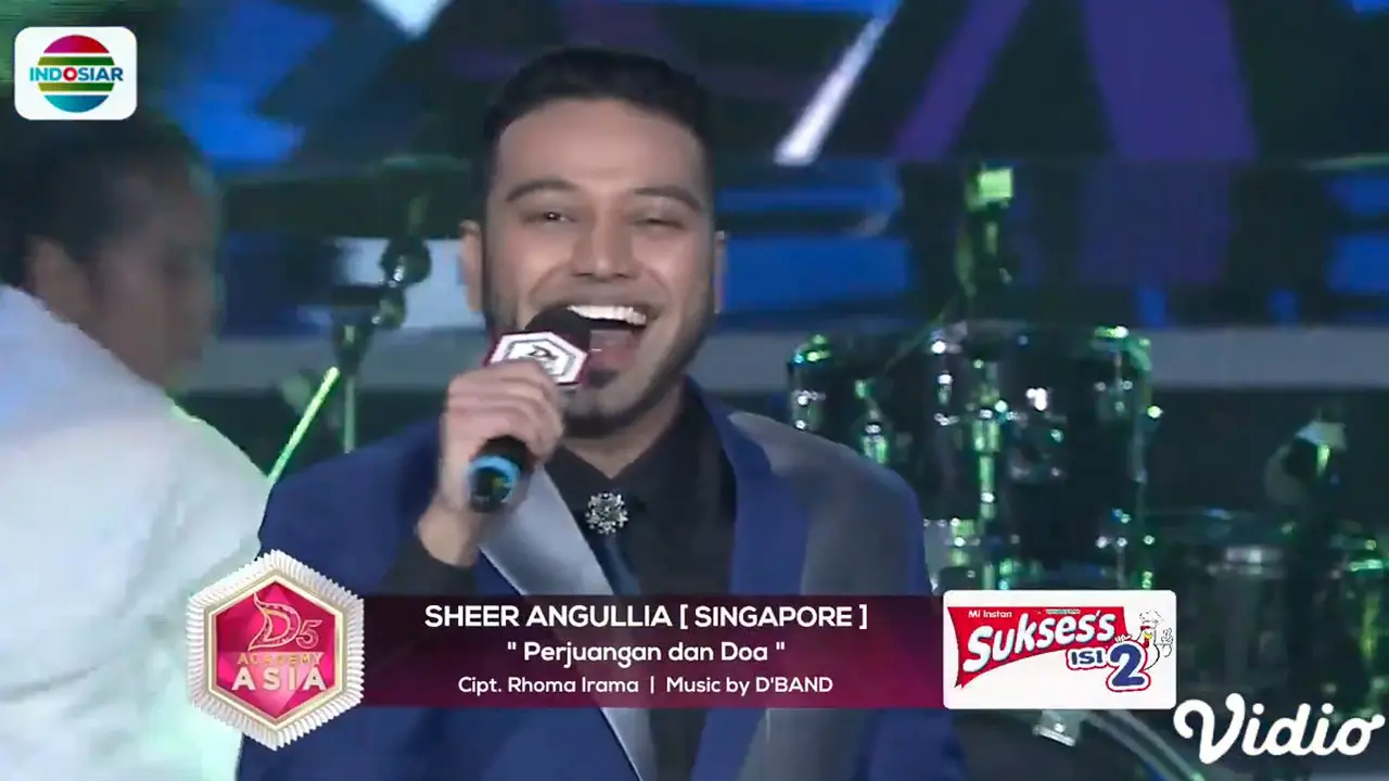 Sheer Angullia Meggemparkan Studio D'Academy Asia 5. sumberfoto: Indosiar
