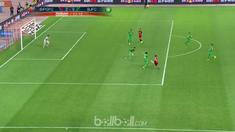 Berita video Oscar ikut merayakan gol indah bintang muda Shanghai SIPG, Wei Shihao, di Liga Super China pada 27 Mei 2017.