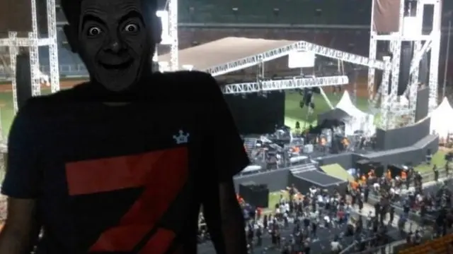 Pria Ini Minta Fotonya Diedit Agar Wajahnya Terlihat, 7 Hasilnya Bikin Tepuk Jidat