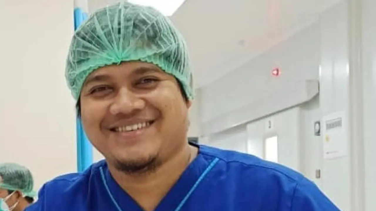 Hilangnya Bintang Media Sosial, Dr Helmiyadi Meninggal Dunia pada Rabu, 10 Juli 2024. (dok. Instagram @dr.helmiyadi_hk)
