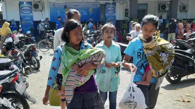 PT Wijaya Karya menyalurkan ribuan paket pangan murah kapada masyarakat yang membutuhkan di Kecamatan Mojoroto, Kediri, Jawa Timur. Dok Wika