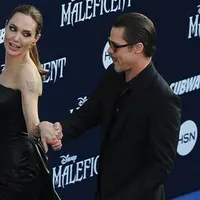 Belum diketahui akar masalah perceraian Angelina Jolie dan Brad Pitt, kini muncul buntut dari kasus tersebut. Seperti perceraian pada umumnya, selain hak asuh anak, pembagian harta gono-gini juga kerap dipermasalahkan. (Instagram/Angelinajolieofficial)