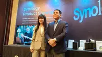 Regional Sales Manager Indonesia Synology Clara Shu, dan Regional Sales Head Asia Pacific Synology Michael Chang. (Liputan6.com/Labib Fairuz)
