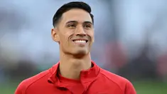Klub raksasa Liga Italia, AC Milan dikabarkan tengah mengincar gelandang AZ Alkmaar, Tijjani Reijnders yang penampilannya memukau sepanjang musim 2022/2023 di Eredivisie. Menariknya, Tijjani Reijnders yang akan diplot sebagai pengganti Sandro Tonali yang dipastikan meninggalkan AC Milan untuk belabuh di Newcastle United pada awal musim 2023/2024 merupakan pemain keturunan Indonesia. Masih asing dengan sosoknua? Yuk kita kenalan lebih dekat.(AFP/Justin Tallis)