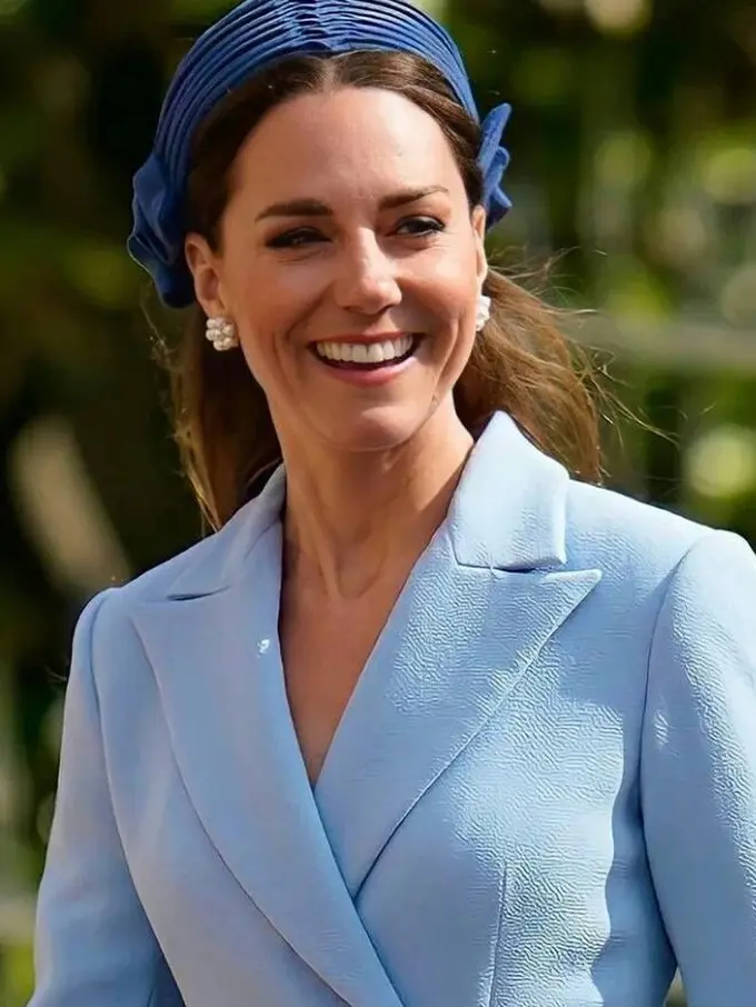 Potret Manis Kate Middleton Tampil Serba Biru di Perayaan Paskah Kerajaan
