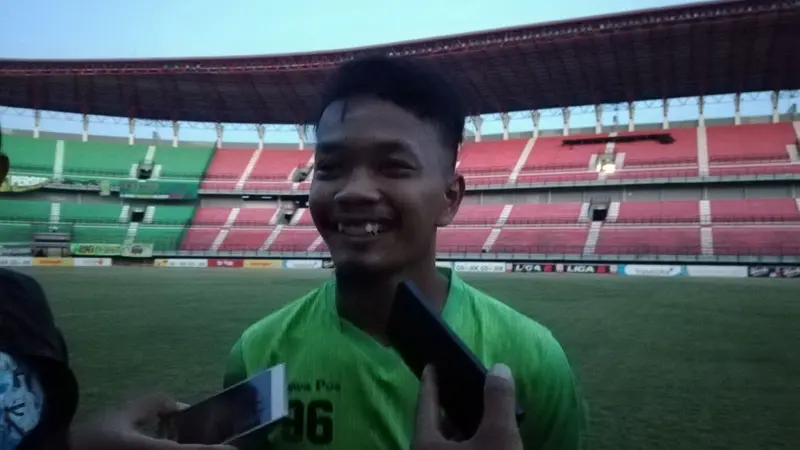 Gelandang Persebaya Surabaya Hidayat (Liputan6.com / Dimas Angga P)