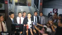 Tim hukum Ahok melaporkan Sekjen DPD FPI DKI Jakarta Habib Novel Chaidir Hasan ke Polda Metro Jaya. (Liputan6.com/Nafiysul Qodar)