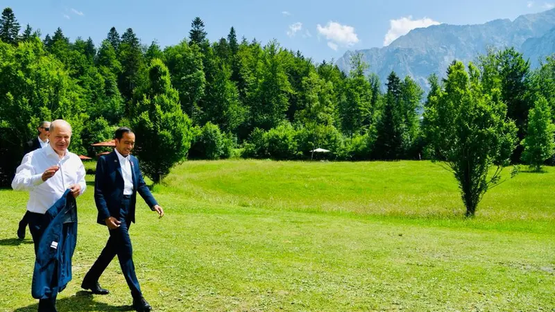 Presiden Joko Widodo atau Jokowi melakukan pertemuan bilateral dengan Kanselir Jerman Olaf Scholz di sela-sela KTT G7 di Elmau, Senin, 27 Juni 2022 (Biro Pers Sekretariat Presiden)