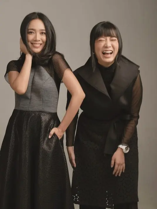 Dalam sebuah pemotretan dengan outfit mature tapi aura yang dibawakan mereka selalu menggemaskan (Foto @dennytjan/ Instagram @leonyvh)