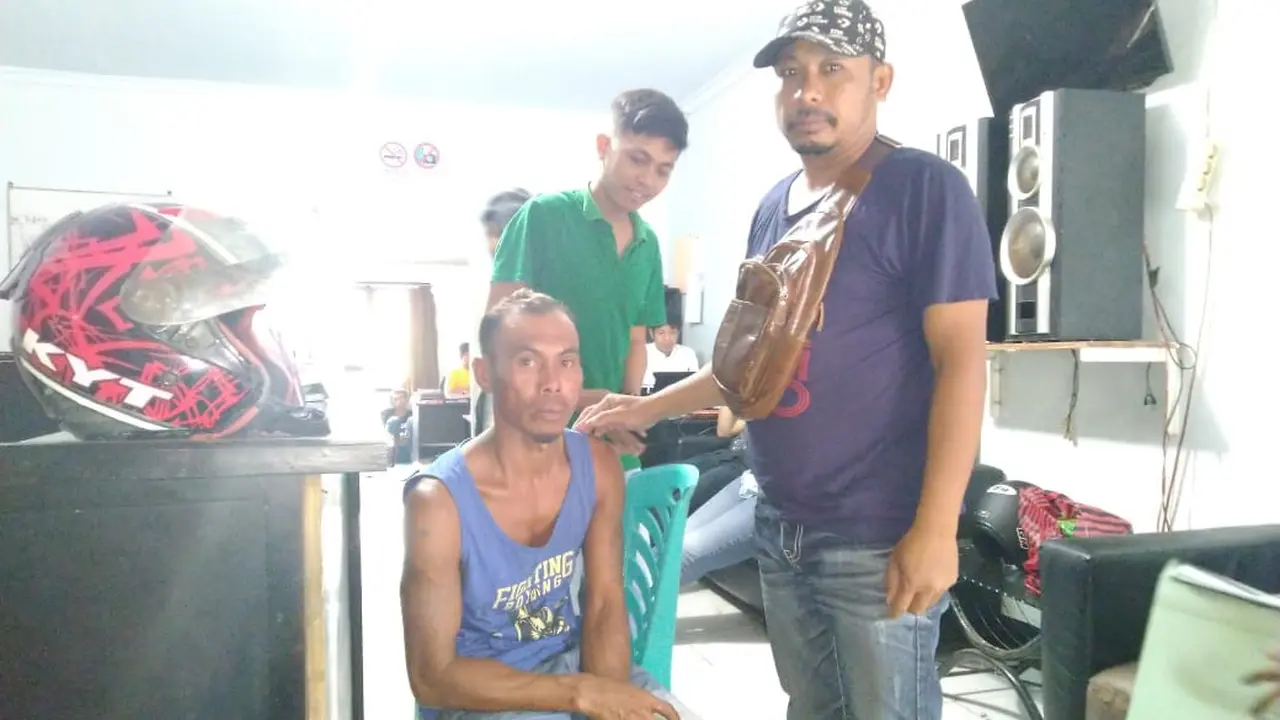 Seorang pria di Dompu ditangkap usai diduga mencabuli gadis muda. (Foto: Liputan6.com/Miftahul ID)