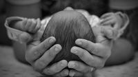 Ilustrasi bayi baru lahir. (Foto oleh Tanaya Sadhukhan: https://www.pexels.com/id-id/foto/foto-grayscale-kaki-babys-3764623/)