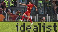 Striker AS Roma, Andrea Belotti saat mencetak gol ke gawang Salernitana pada pekan perdana Liga Italia 2023/2024. (Alberto PIZZOLI / AFP)