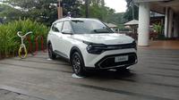 KIA Carens Varian 1.5 IVT 6-Seaters Resmi Meluncur. (Liputan6.com/Jordy Rivaldo)