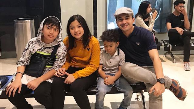 Jadi Duda Ini 6 Potret Kebersamaan Sahrul Gunawan Dengan Ketiga Anaknya Hot Liputan6 Com