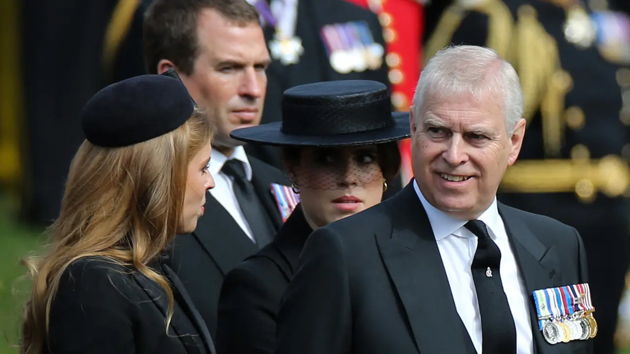 Putri Beatrice dan Eugenie Liburan ke Luar Inggris Tak Lama Setelah Andrew Kehilangan Gelar Pangeran