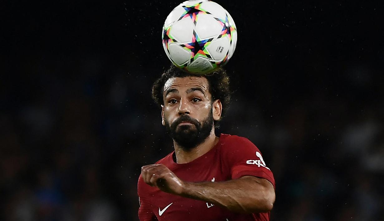 Liga Champions musim 2022/2023 hampir menuntaskan seluruh laga di fase grup. Tinggal Grup E hingga H saja yang masih menyisakan satu laga pamungkas yang akan digelar Kamis (3/11/2022) dini hari WIB. Lima pemain tercatat menjadi top skor sementara Liga Champions musim ini hingga fase grup. Berikut daftar kelimanya. (AFP/Filippo Monteforte)