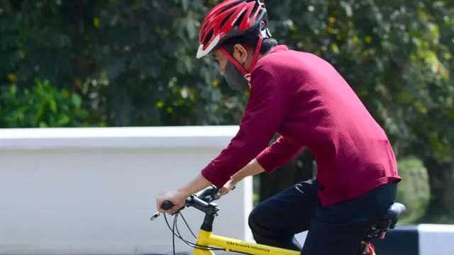 Presiden Joko Widodo (Jokowi) mengisi akhir pekannya pada Sabtu, 25 Juli 2020 dengan bersepeda. (Foto: Dok Sekretariat Presiden)