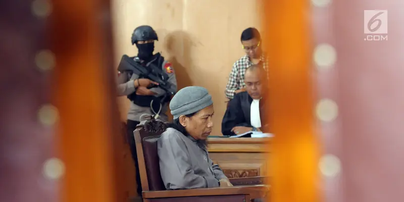 Petugas Jaga Ketat Sidang Tuntutan Aman Abdurrahman