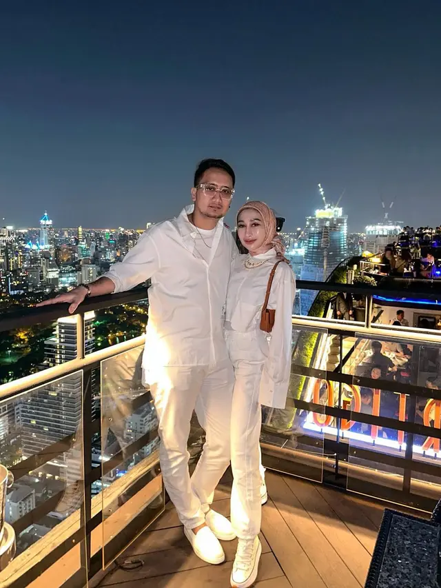 Influencer dr. Reza Gladys dan dr. Attaubah Mufid. (Foto: Dok. Instagram @rezagladys)