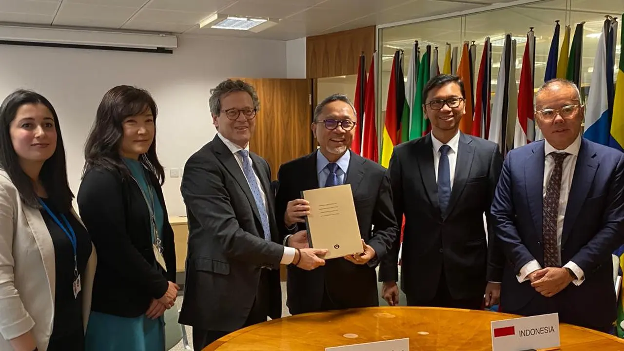 Menteri Perdagangan Zulkifli Hasan akhirnya menandatangani Persetujuan Kopi Internasional (International Coffee Agreement/ICA) 2022 di Sekretariat Organisasi Kopi Internasional